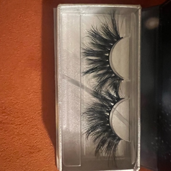 Mink lashes - Picture 3 of 3